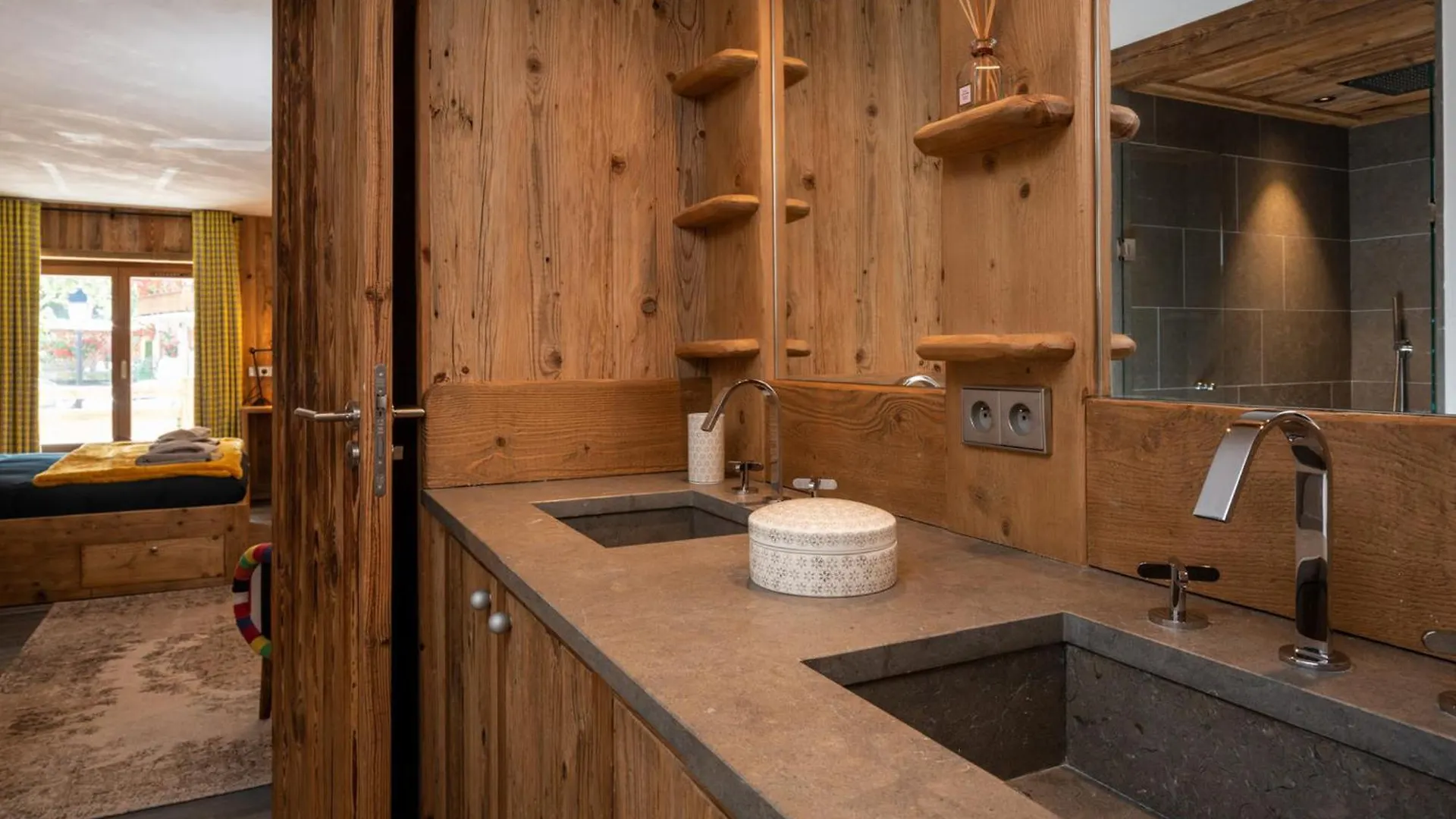 Chalet D'Exception Courchevel, 12 Pers, Prestations Haut De Gamme - Fr-1-575-238 0*, Courchevel France